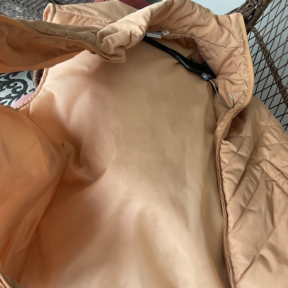 Women’s Kim Rogers tan puffer Vest size Large top zip excellent condition - Picture 9 of 13